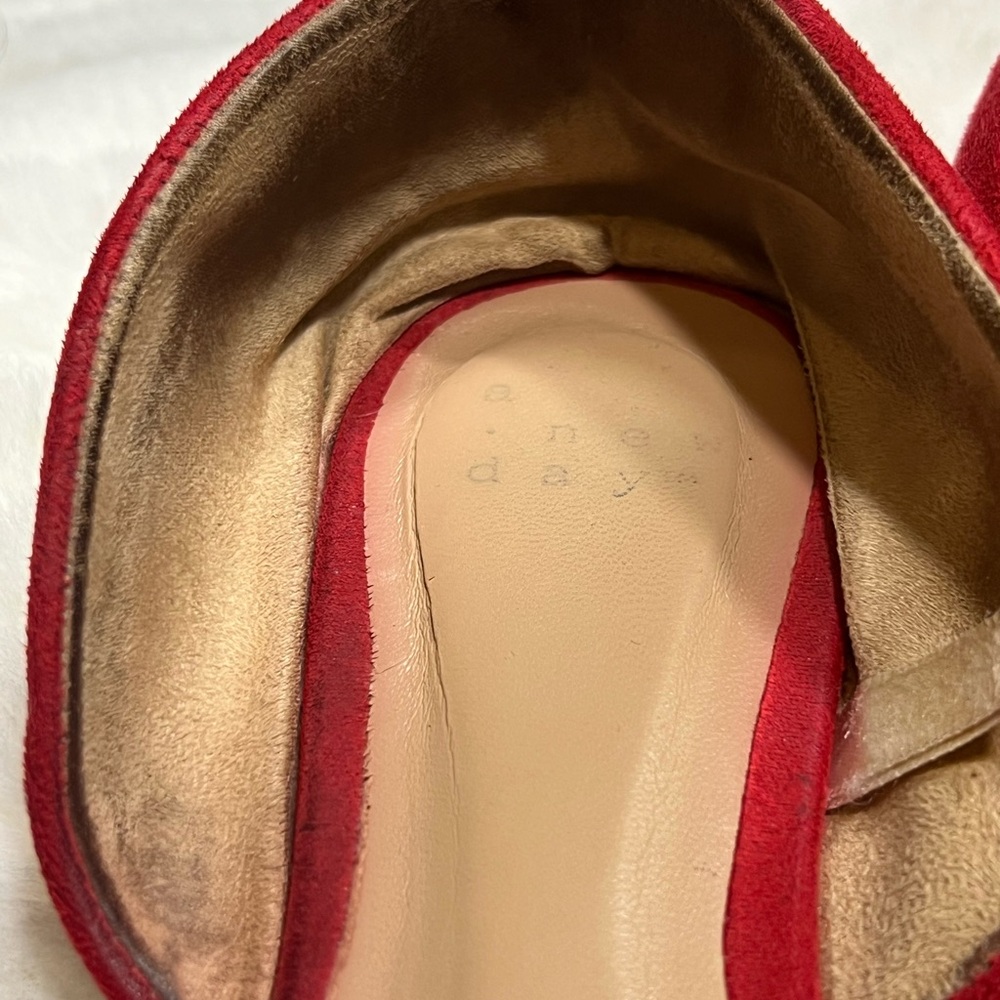 Well worn red flats - Picture 6 of 7